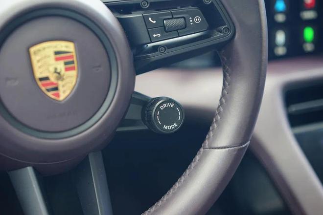 需多言保时捷Taycan 4冰球突破平台【路试】强者无(图11)